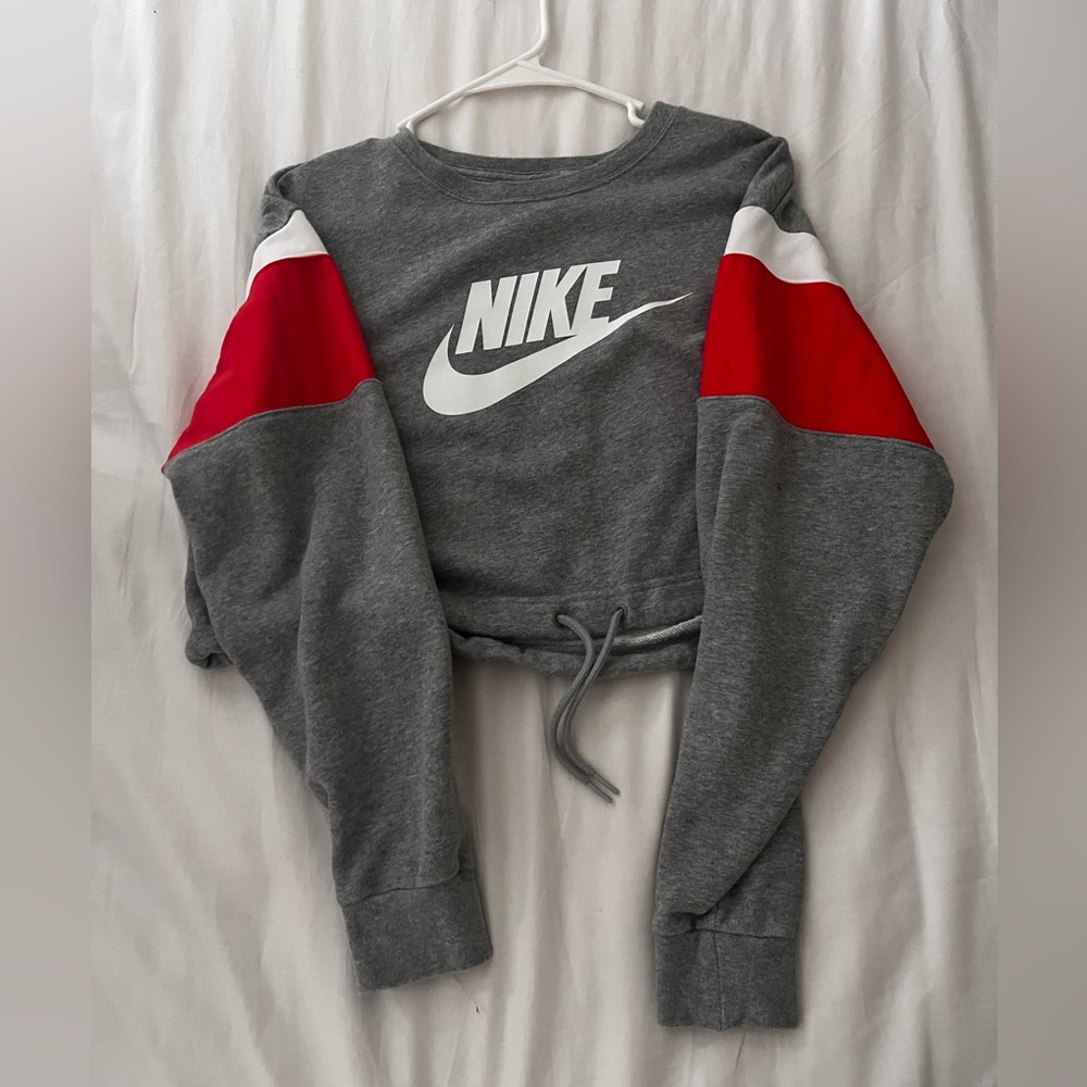 Medium Vintage Nike Cropped Crewneck Grey and Orange